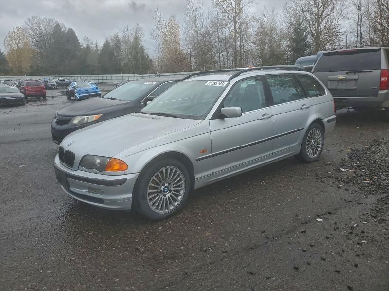BMW 325 IT 2001 with VIN WBAAW33401ET41385 - Photo from auction
