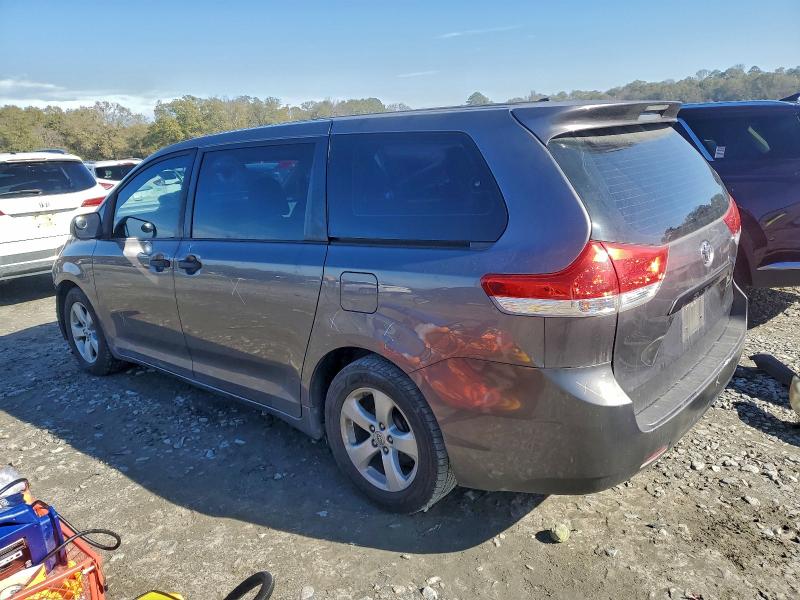 Photo 2 from auction – 2011 TOYOTA SIENNA with VIN 5TDZK3DC9BS084682
