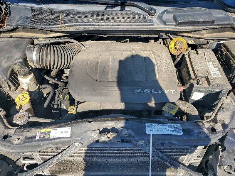 Photo 12 from auction – 2016 CHRYSLER TOWN & COU with VIN 2C4RC1BG8GR295699