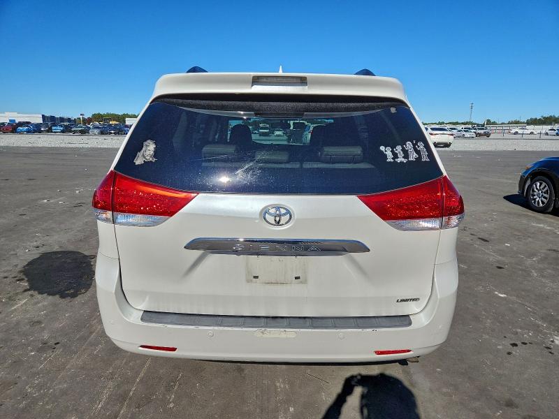 Photo 6 from auction – 2011 TOYOTA SIENNA XLE with VIN 5TDYK3DC9BS035705
