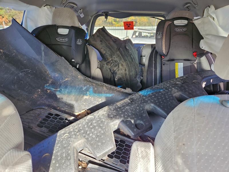 Photo 10 from auction – 2017 TOYOTA SIENNA LE with VIN 5TDKZ3DC7HS894592