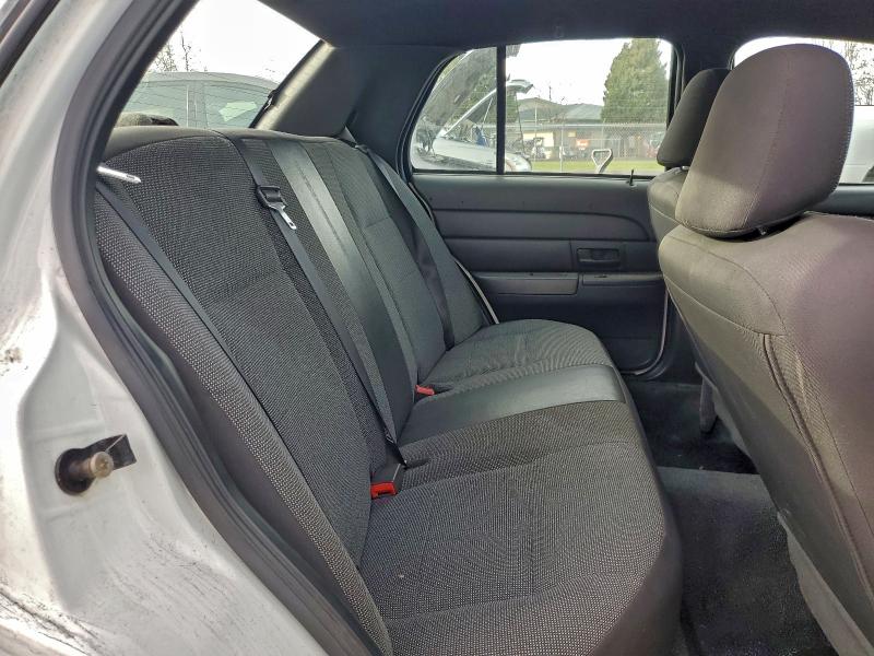 Photo 10 from auction – 2004 FORD CROWN VICT with VIN 2FAFP71W94X120488