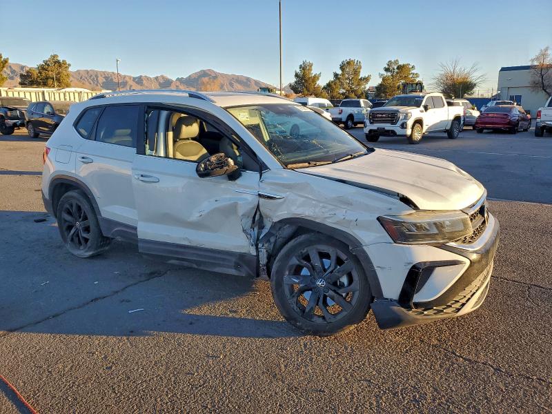 Photo 4 from auction – 2022 VOLKSWAGEN TAOS with VIN 3VVLX7B28NM005341