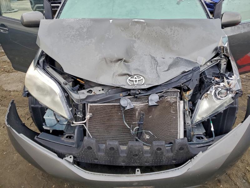 Photo 12 from auction – 2012 TOYOTA SIENNA LE with VIN 5TDKK3DC2CS229662