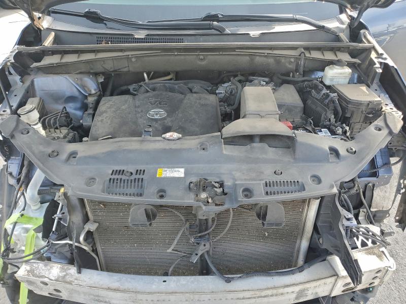 Photo 11 from auction – 2019 TOYOTA HIGHLANDER with VIN 5TDKZRFH3KS360170