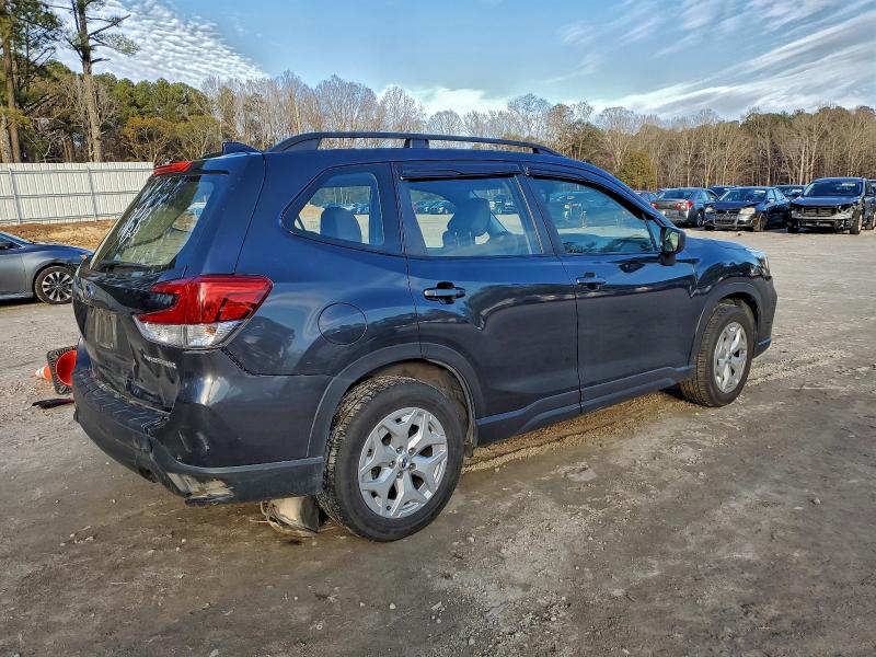 Photo 3 from auction – 2019 SUBARU FORESTER with VIN JF2SKACC2KH443092