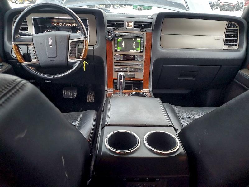 Photo 8 from auction – 2013 LINCOLN NAVIGATOR with VIN 5LMJJ2J54DEL00133