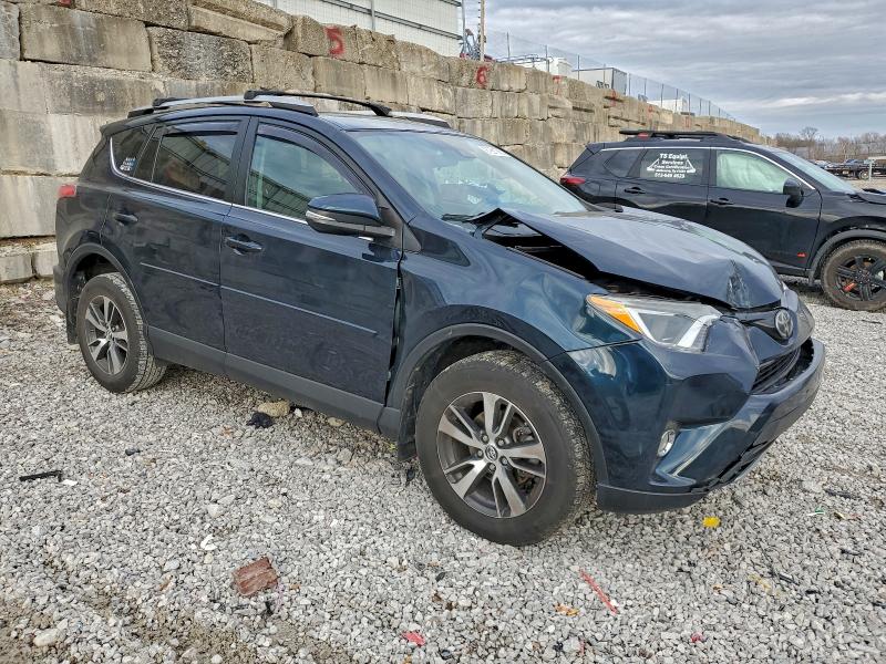 Photo 4 from auction – 2018 TOYOTA RAV4 ADVEN with VIN 2T3RFREVXJW749707