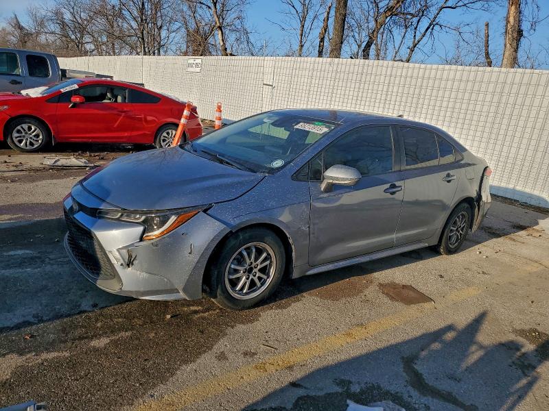 TOYOTA COROLLA LE 2022 with VIN JTDEAMDE8N3004030 - Photo from auction