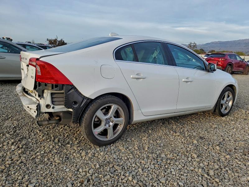 Foto 3 de la subasta – 2012 VOLVO S60 T5 con VIN YV1622FS2C2124749