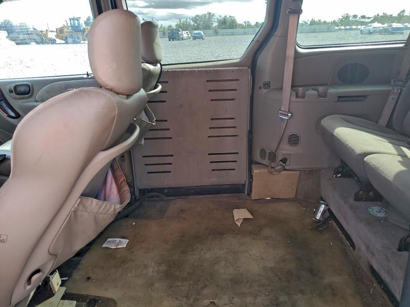 Photo 11 from auction – 2003 CHRYSLER TOWN & COUNTRY with VIN 2C8GP64L83R360367