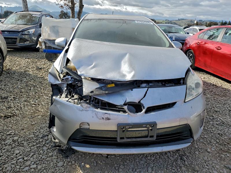 Photo 5 from auction – 2013 TOYOTA PRIUS with VIN JTDKN3DU5D5643574