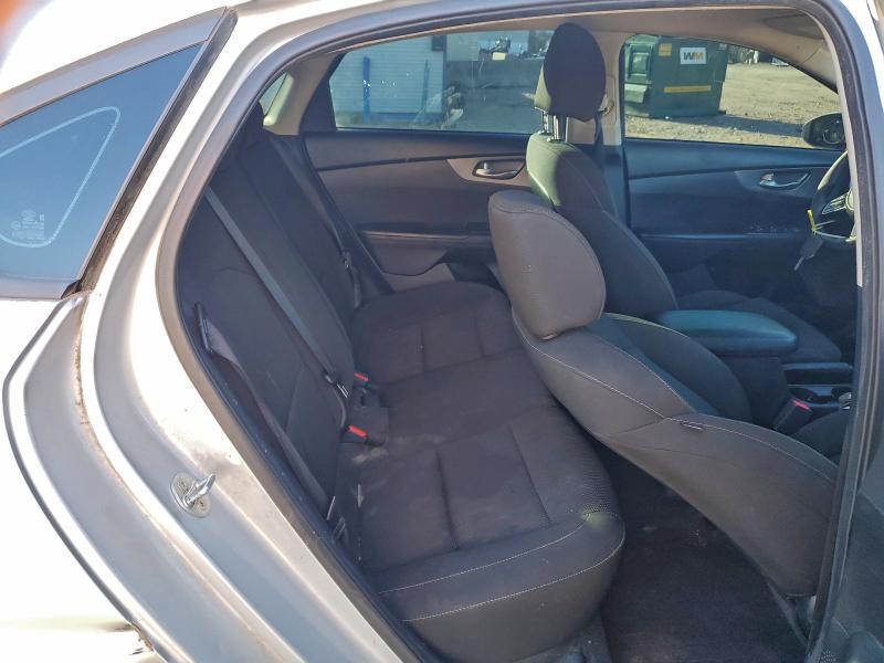 Photo 10 from auction – 2019 KIA FORTE FE with VIN 3KPF24AD0KE083646
