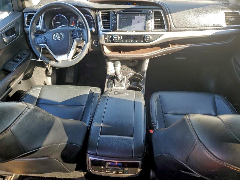 Photo 8 from auction – 2016 TOYOTA HIGHLANDER with VIN 5TDJKRFH6GS258532