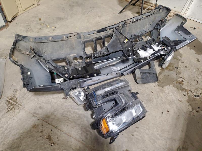 Photo 12 from auction – 2021 CHEVROLET SILVERADO with VIN 1GCUYEED2MZ422453