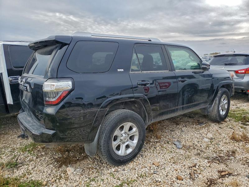 Photo 3 from auction – 2018 TOYOTA 4RUNNER SR with VIN JTEZU5JR4J5183179