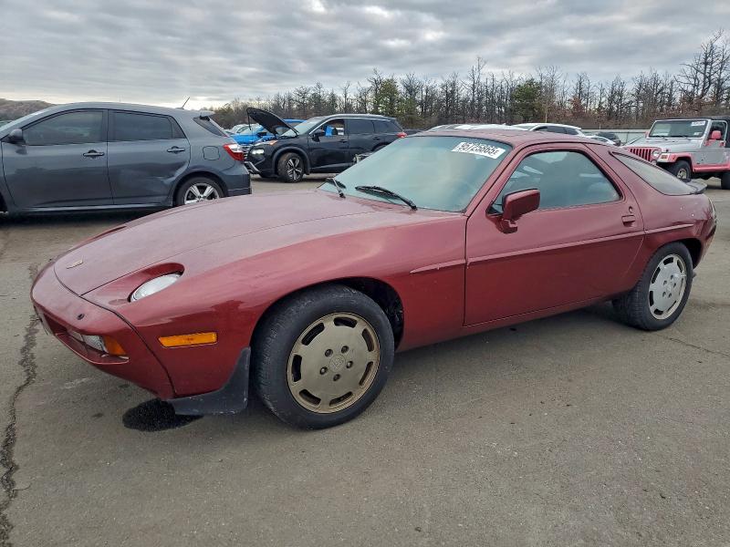 1985 PORSCHE 928