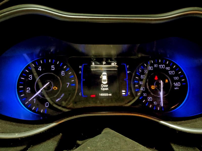 Photo 9 from auction – 2015 CHRYSLER 200 LIMITE with VIN 1C3CCCAB2FN562214