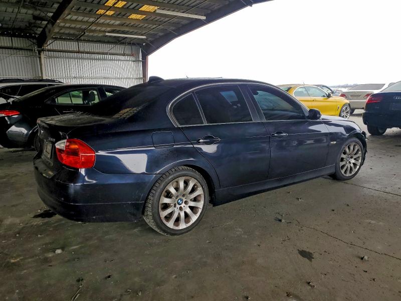 Photo 3 from auction – 2006 BMW 330 XI with VIN WBAVB33586KR74215
