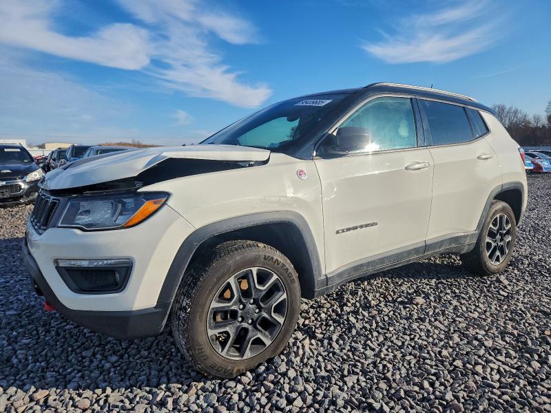 JEEP COMPASS TR 2019 with VIN 3C4NJDDB4KT681999 - Photo from auction