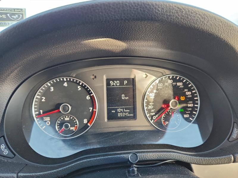 Photo 9 from auction – 2014 VOLKSWAGEN PASSAT S with VIN 1VWAS7A37EC041681