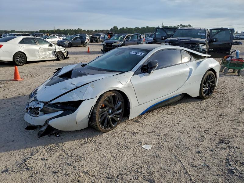 BMW I8 2016 مع رقم تعريف المركبة WBY2Z2C51GV675627 - صورة من المزاد