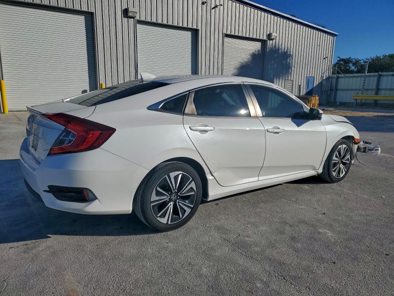 Photo 3 from auction – 2016 HONDA CIVIC EXL with VIN 19XFC1F79GE041255