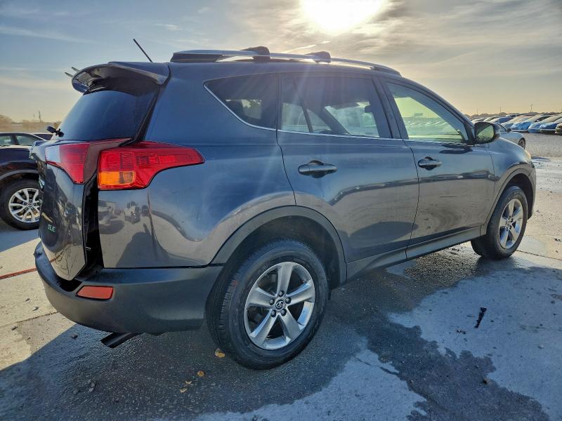 Photo 3 from auction – 2015 TOYOTA RAV4 XLE with VIN JTMWFREV6FD064322