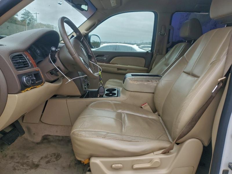 Photo 7 from auction – 2007 GMC YUKON with VIN 1GKFC13J87R363359