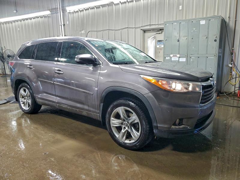 Photo 4 from auction – 2016 TOYOTA HIGHLANDER with VIN 5TDDKRFHXGS225823