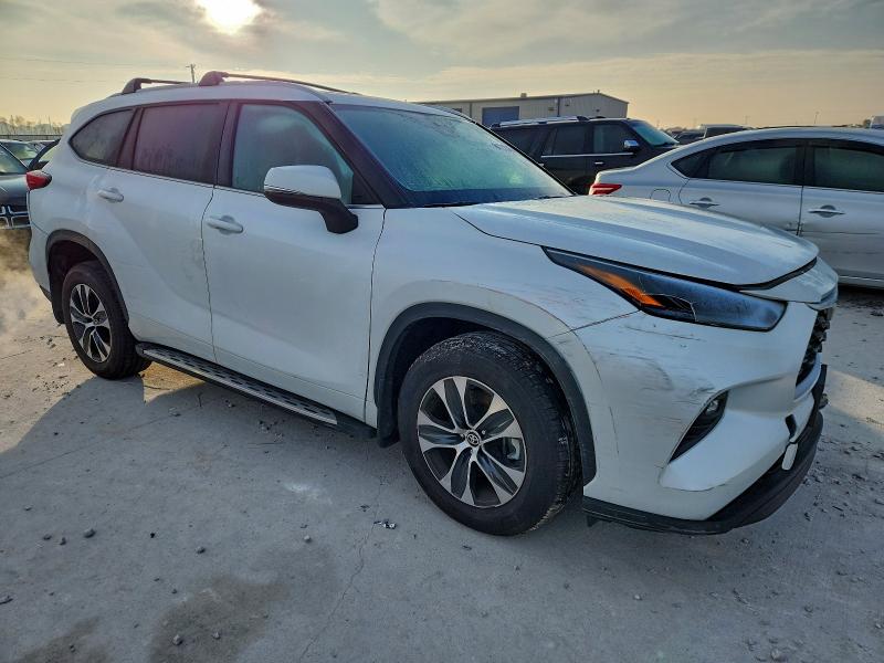 Photo 4 from auction – 2025 TOYOTA HIGHLANDER with VIN 5TDKDRBH3SS589291