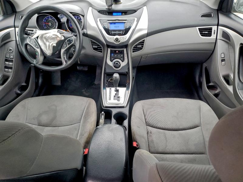Photo 8 from auction – 2012 HYUNDAI ELANTRA GL with VIN KMHDH4AE0CU370482