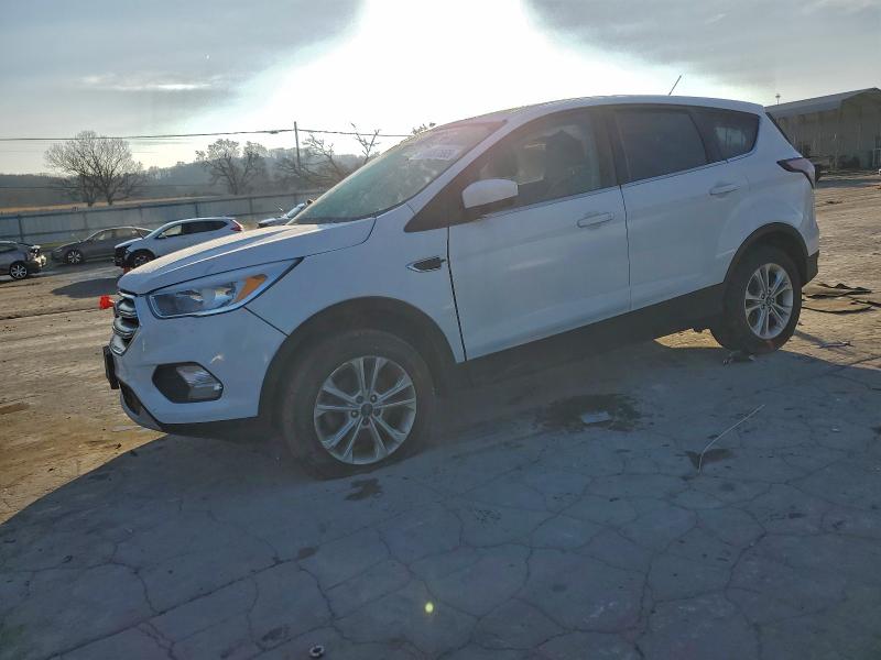 FORD ESCAPE 2017 with VIN 1FMCU0GDXHUE39782 - Photo from auction