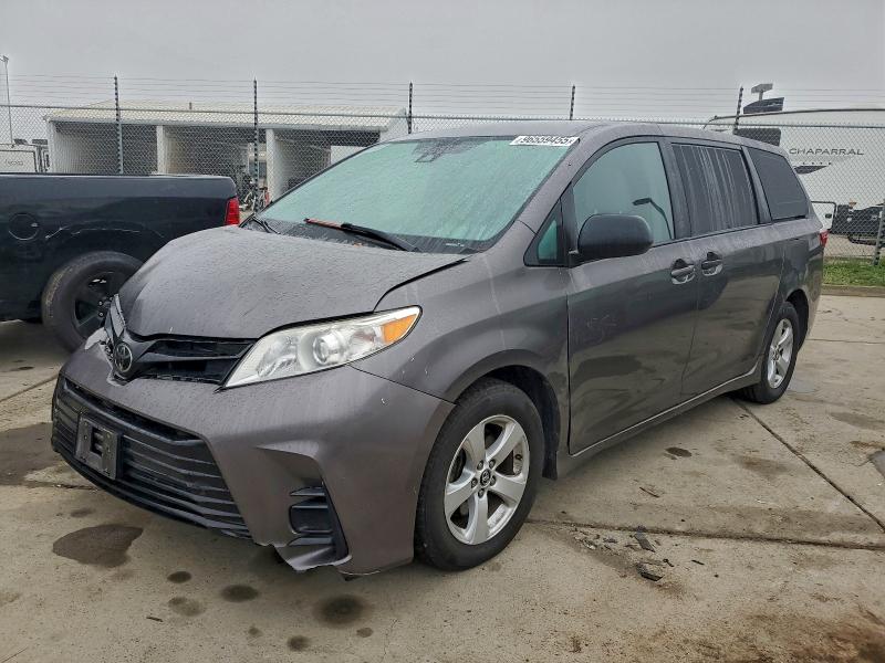 TOYOTA SIENNA L 2018 with VIN 5TDZZ3DCXJS924575 - Photo from auction