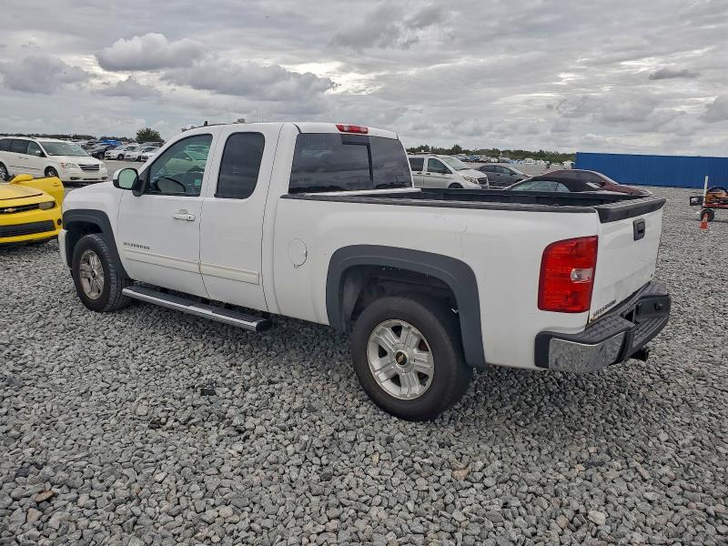 Photo 2 from auction – 2013 CHEVROLET SILVERADO with VIN 1GCRKSE78DZ271909
