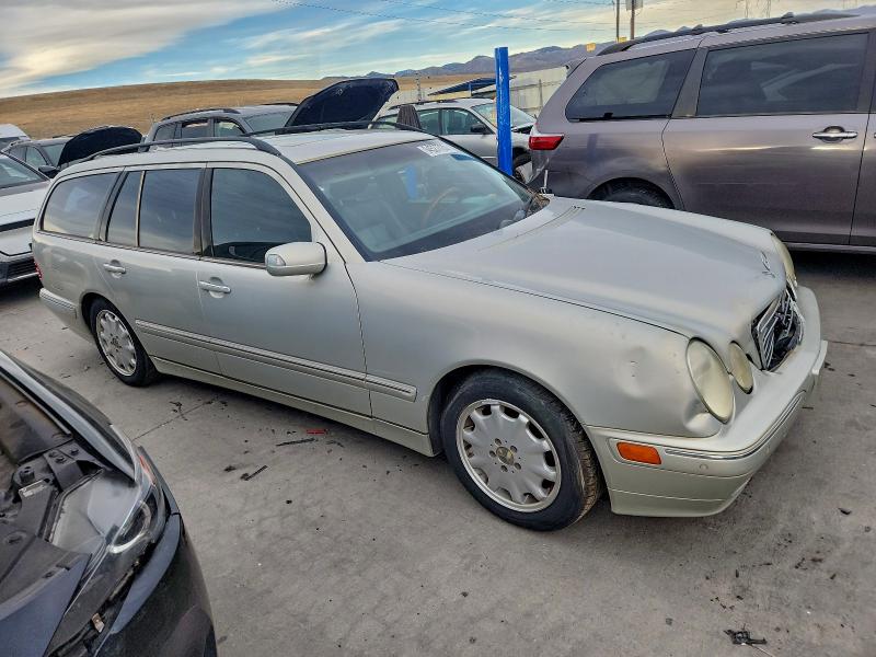 Photo 4 from auction – 2002 MERCEDES-BENZ E 320 with VIN WDBJH65J62B459833