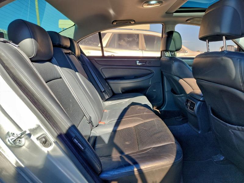 Photo 10 from auction – 2011 HYUNDAI GENESIS 3. with VIN KMHGC4DE6BU122789