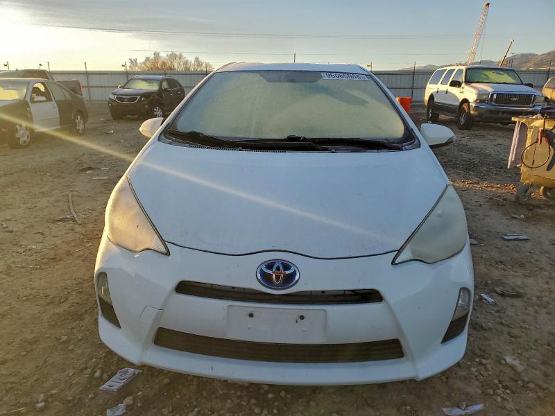 Photo 5 from auction – 2013 TOYOTA PRIUS C with VIN JTDKDTB37D1041263