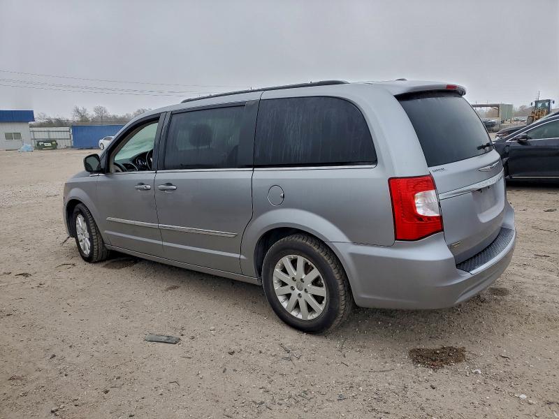 Photo 2 from auction – 2016 CHRYSLER TOWN & COU with VIN 2C4RC1BG7GR292731