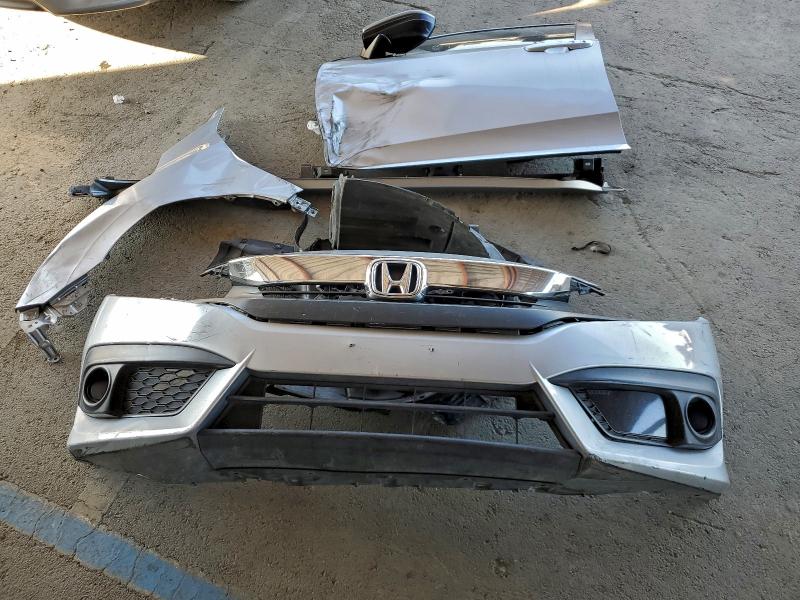 Photo 12 from auction – 2018 HONDA CIVIC EX with VIN 19XFC2F88JE034805