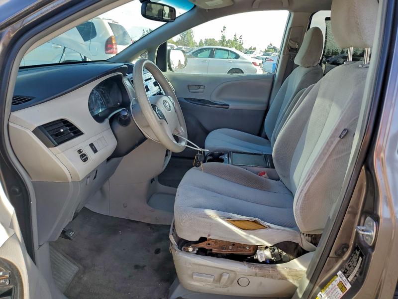 Photo 7 from auction – 2013 TOYOTA SIENNA with VIN 5TDKK3DC2DS363136
