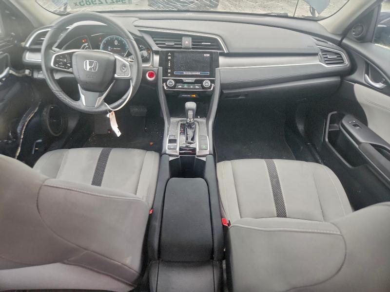 Photo 8 from auction – 2018 HONDA CIVIC EX with VIN 2HGFC2F71JH570251