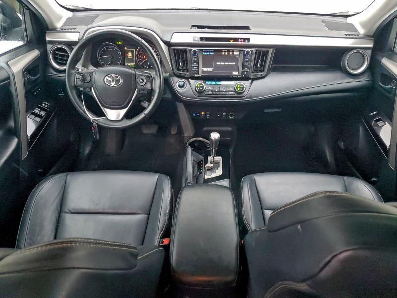 Photo 8 from auction – 2017 TOYOTA RAV4 LIMIT with VIN 2T3DFREV1HW692186