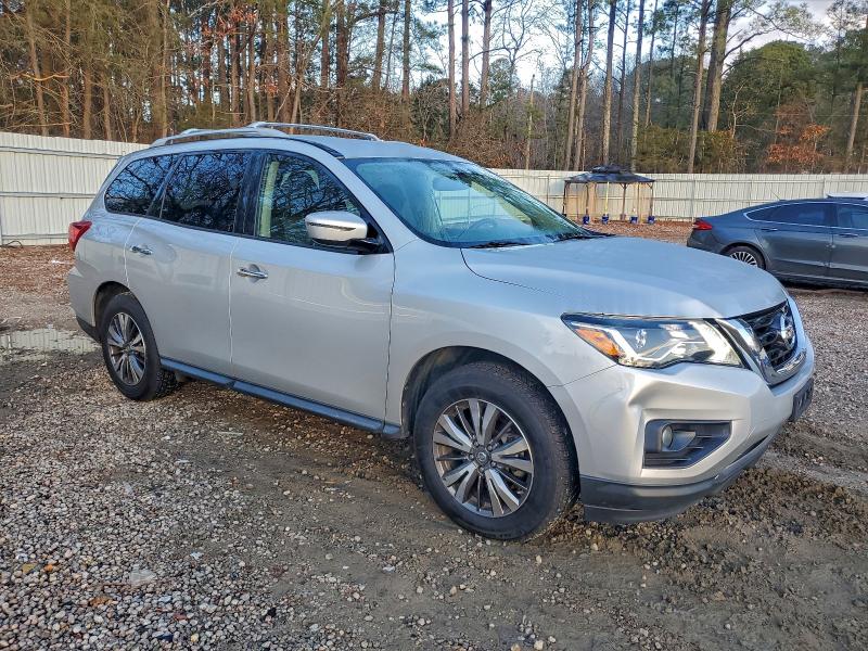 Photo 4 from auction – 2018 NISSAN PATHFINDER with VIN 5N1DR2MM4JC641065