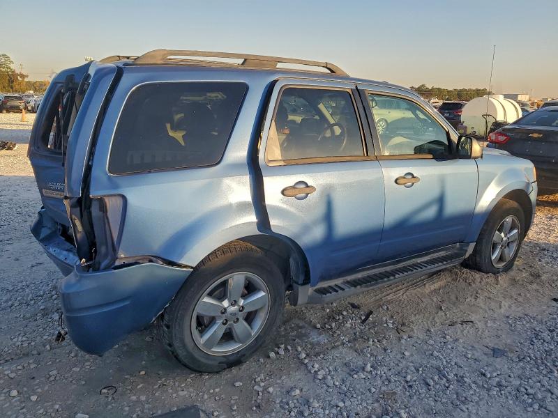 Photo 3 from auction – 2009 FORD ESCAPE XLT with VIN 1FMCU03G89KD05592