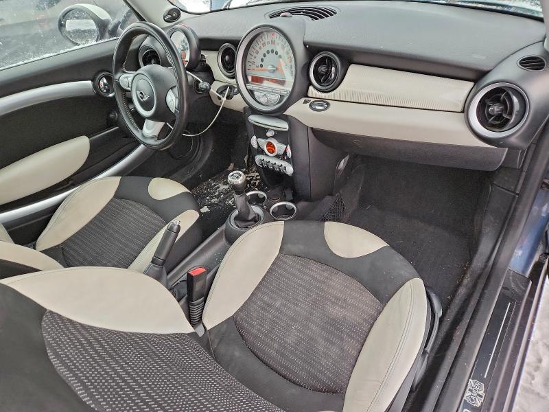 Photo 8 from auction – 2010 MINI COOPER with VIN WMWMF3C54ATZ25905