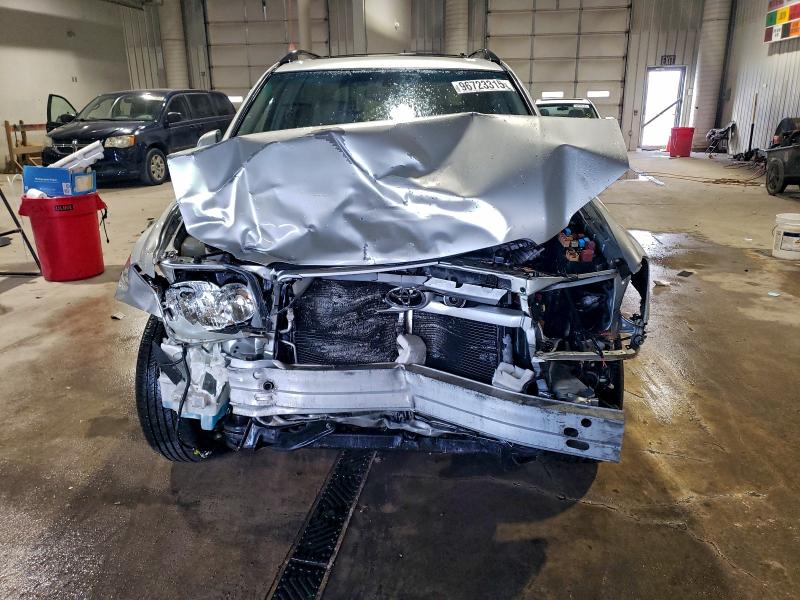 Photo 5 from auction – 2004 TOYOTA HIGHLANDER with VIN JTEEP21A040008573
