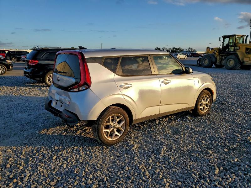 Photo 3 from auction – 2021 KIA SOUL with VIN KNDJ23AU6M7747374
