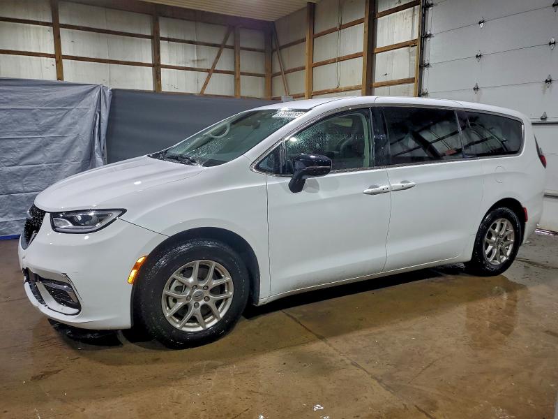 CHRYSLER PACIFICA T 2024 with VIN 2C4RC1BGXRR182243 - Photo from auction