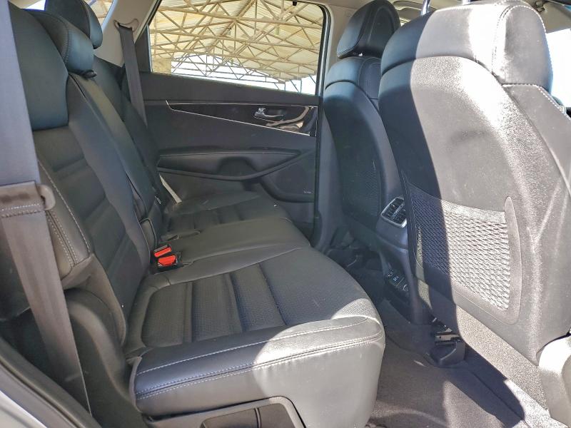 Photo 10 from auction – 2016 KIA SORENTO EX with VIN 5XYPH4A57GG123288
